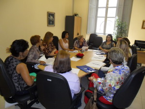 Des. Eunice Caldas, assistente social Marines Neves e representantes dos NURs.